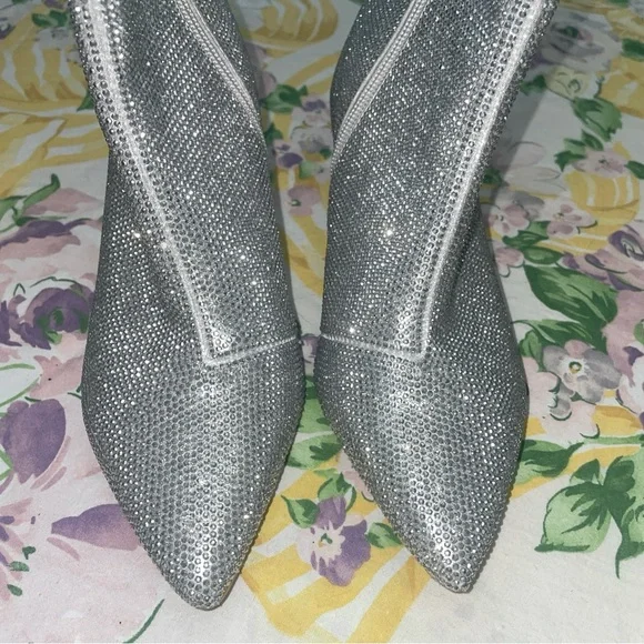 Alex Marie Gaming Rhinestone Ankle Boots 5M Silver Kitten Heel Sparkly Point NWT - Picture 3 of 10